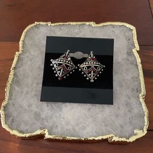 [Fashion Jewelry] Silver Earrings with Red Stones